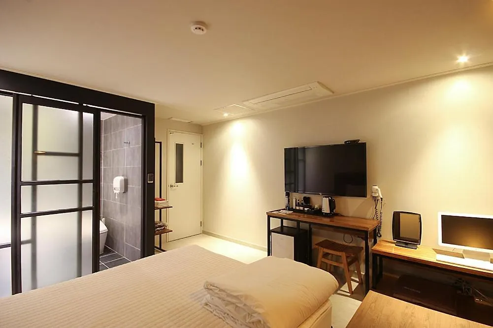 Hey Day Hotel Busan 0*,  South Korea